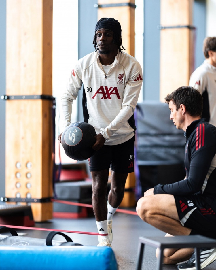 开云官网-复出在即！利物浦社媒晒弗林篷恢复训练照，此前球员诊断腿筋受伤