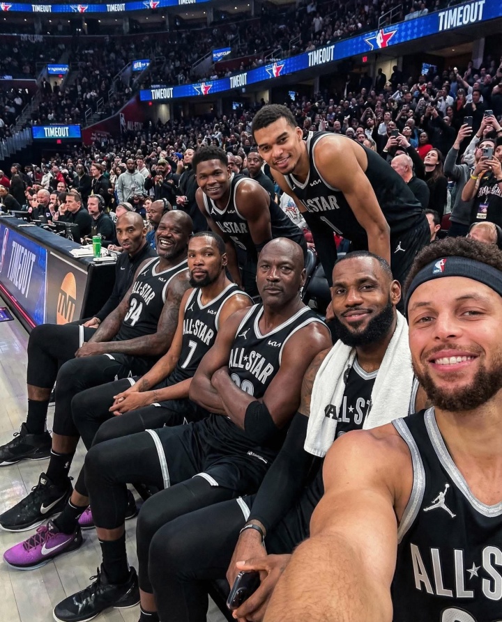 kaiyun-超巨只是进入这里的门槛！美媒AI合照：谁不该出现在图里？