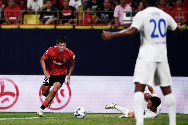 唐创抵沪报到泰山引援开张 外援新人最快下周到位